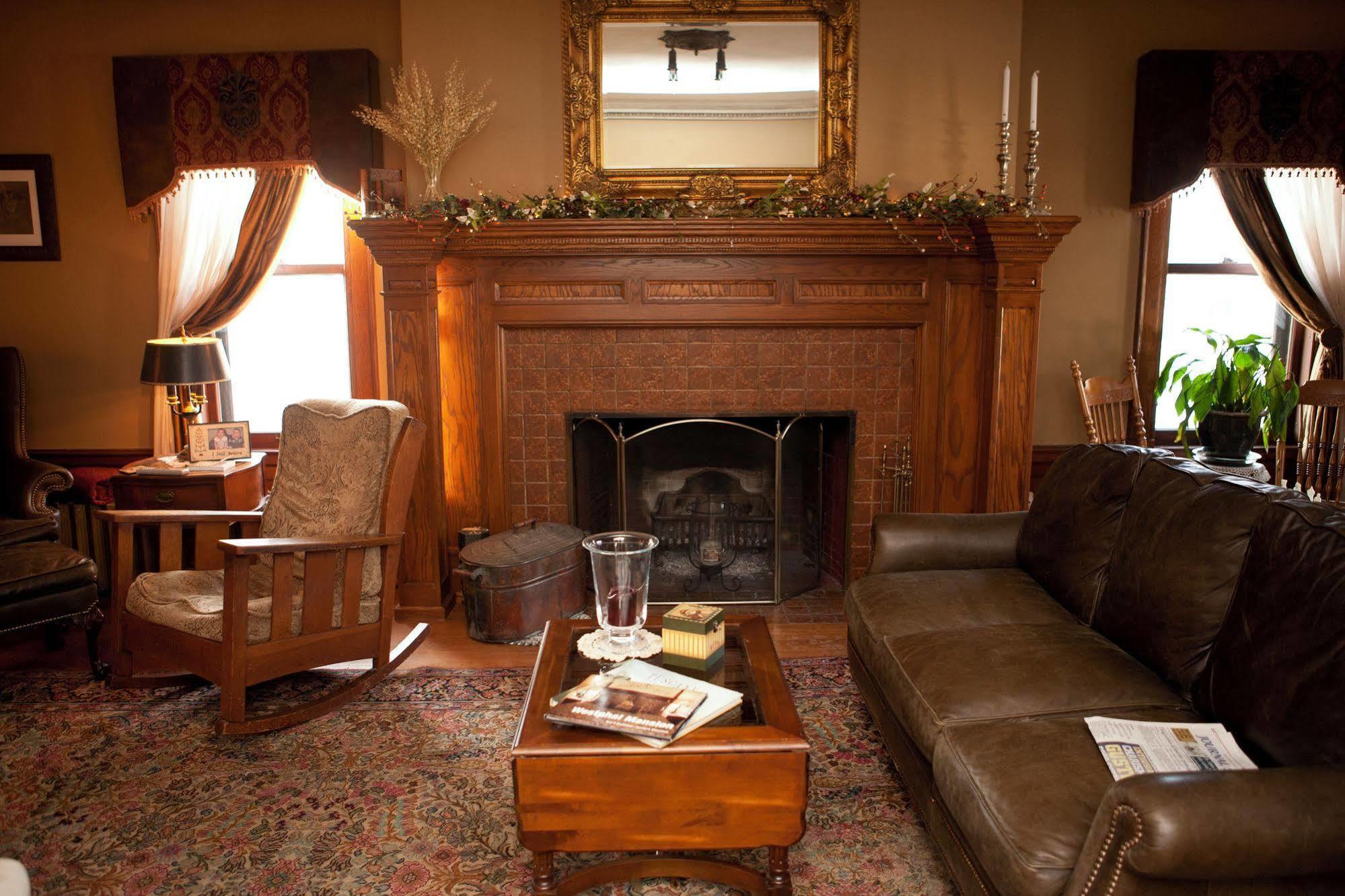 Westphal Mansion Inn Bed & Breakfast Hartford Esterno foto