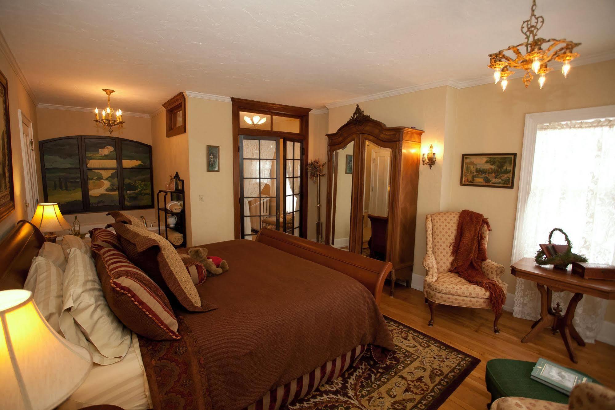 Westphal Mansion Inn Bed & Breakfast Hartford Esterno foto